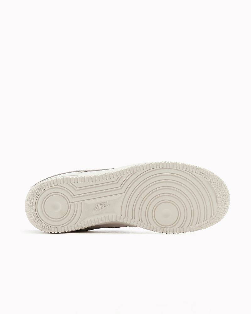 NIKE WOMENS AIR FORCE 1 '07