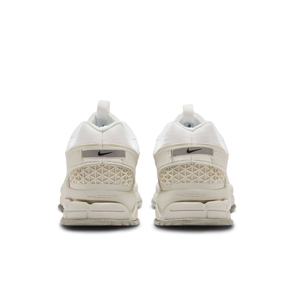 NIKE ZOOM VOMERO ROAM