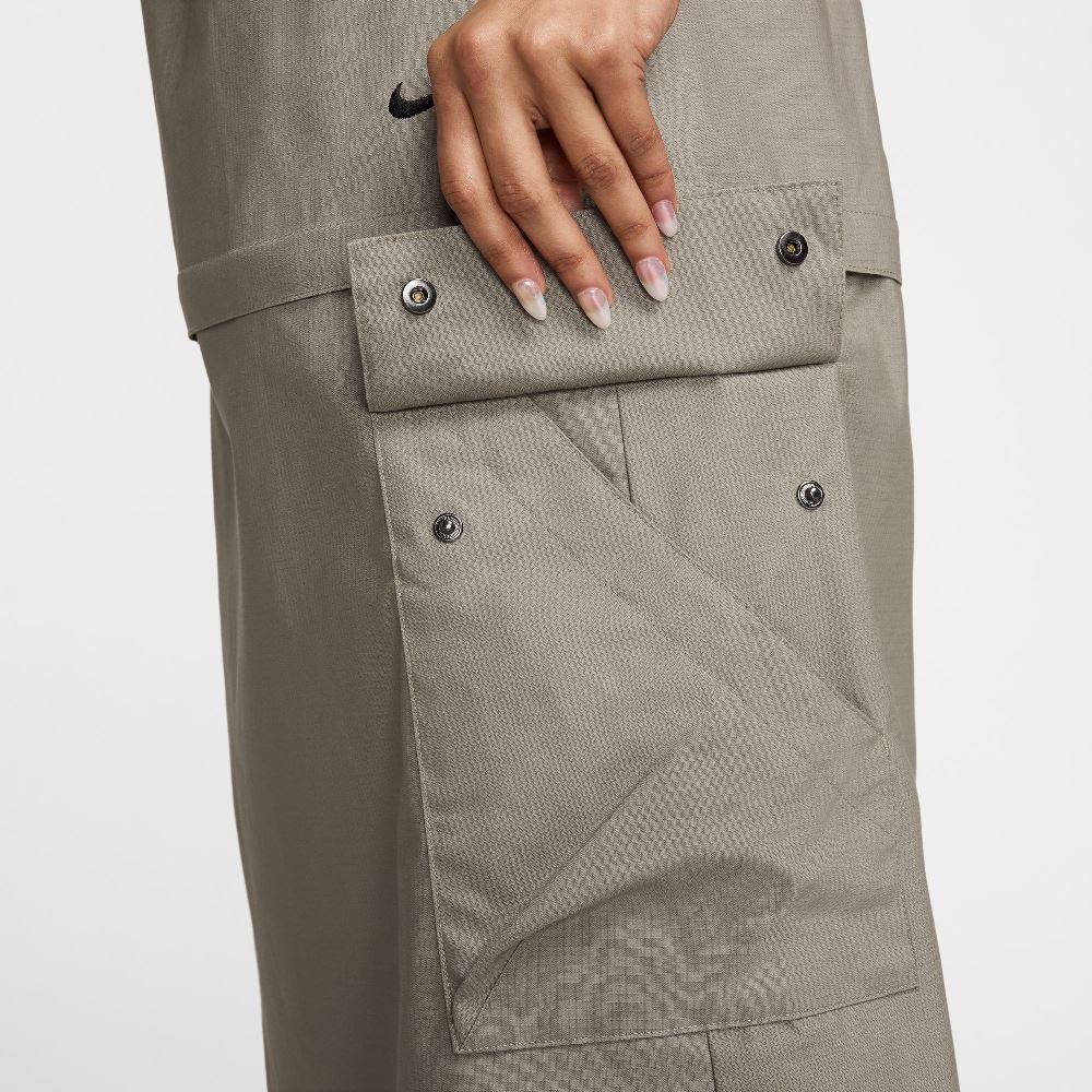 NIKE NSW ESSENTIALS MID-RISE WOVEN SKIRT