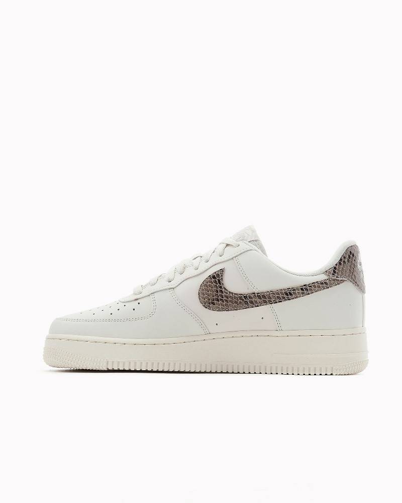 NIKE WOMENS AIR FORCE 1 '07